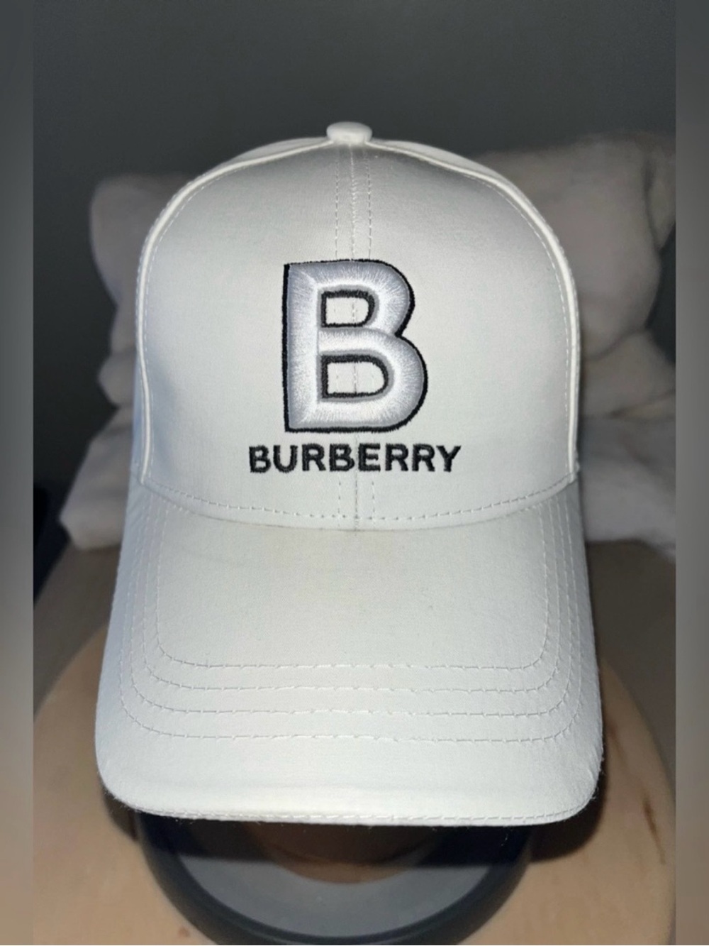 Burberry White Cap with Black Logo Detail - Picture 6 of 6